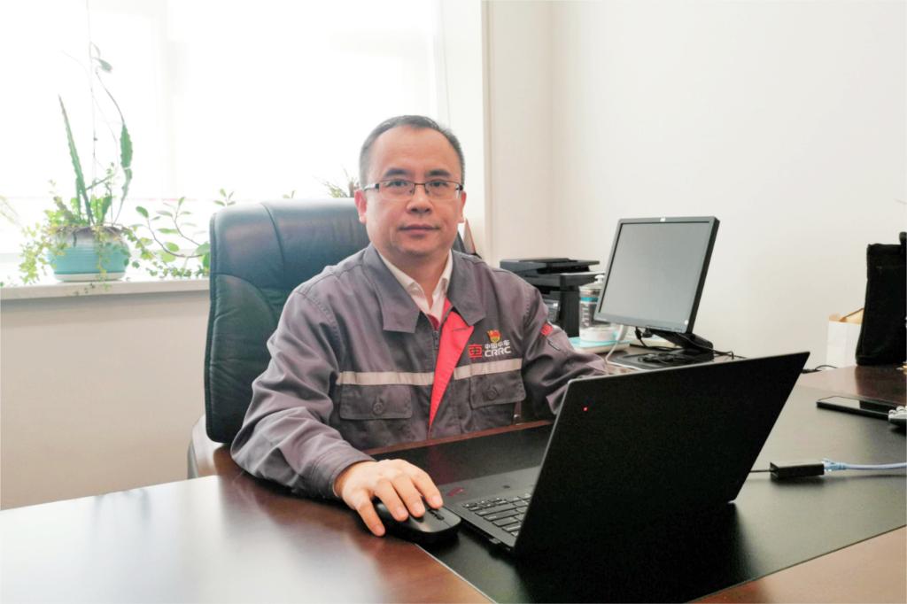 【校友风采】让中国“高铁名片”更闪亮——专访93级校友、复兴号动车组主要设计者朱彦