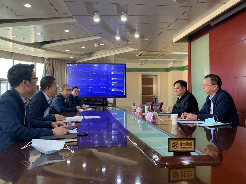 校领导深入“云课堂”检查开学在线教学工作