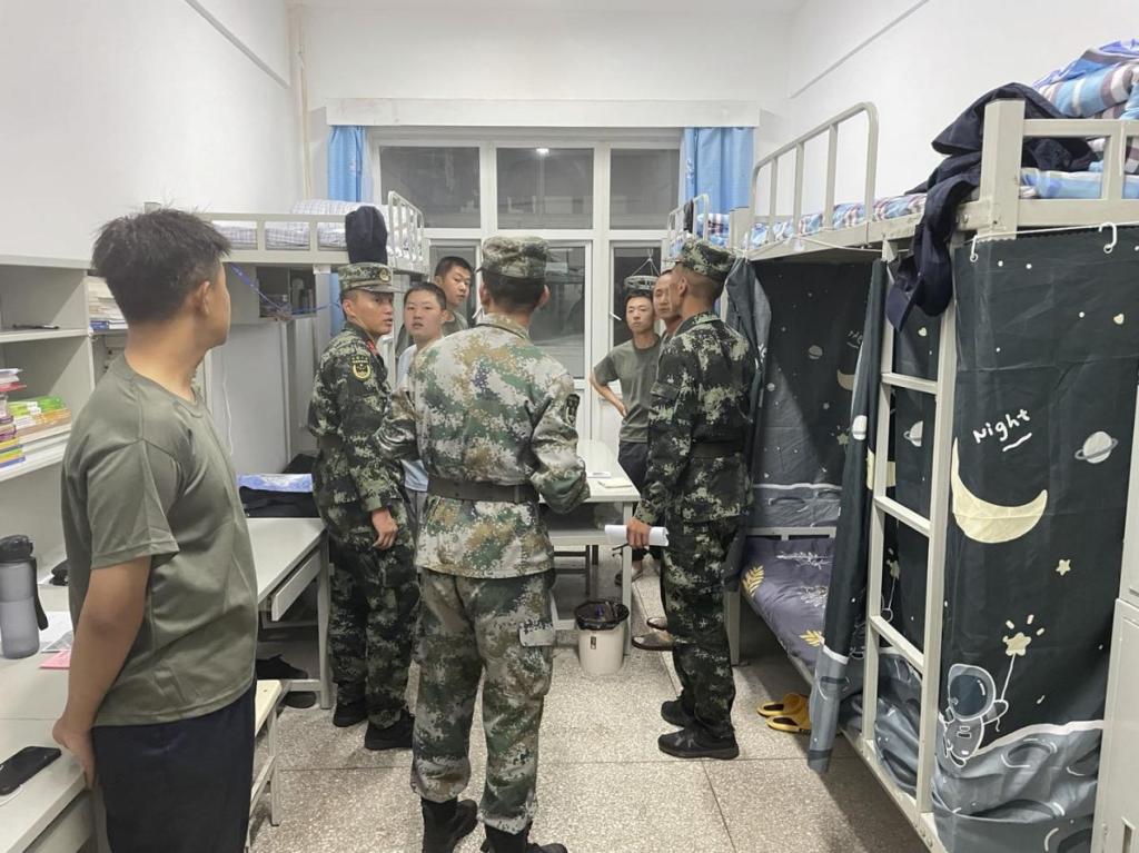 【军训进行时】兰州交通大学开展2021级新生军训内务评比活动