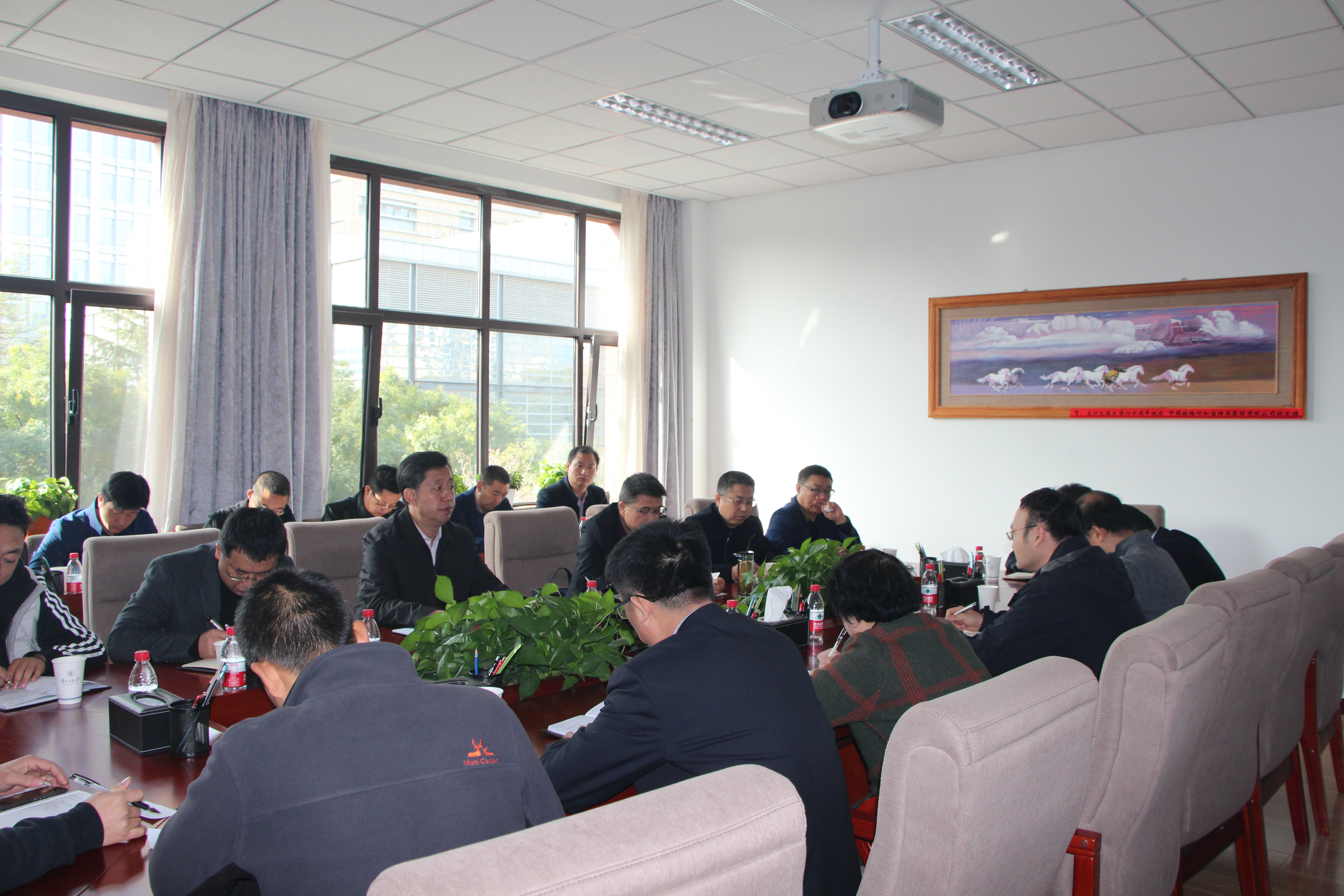 学校召开学生工作会议