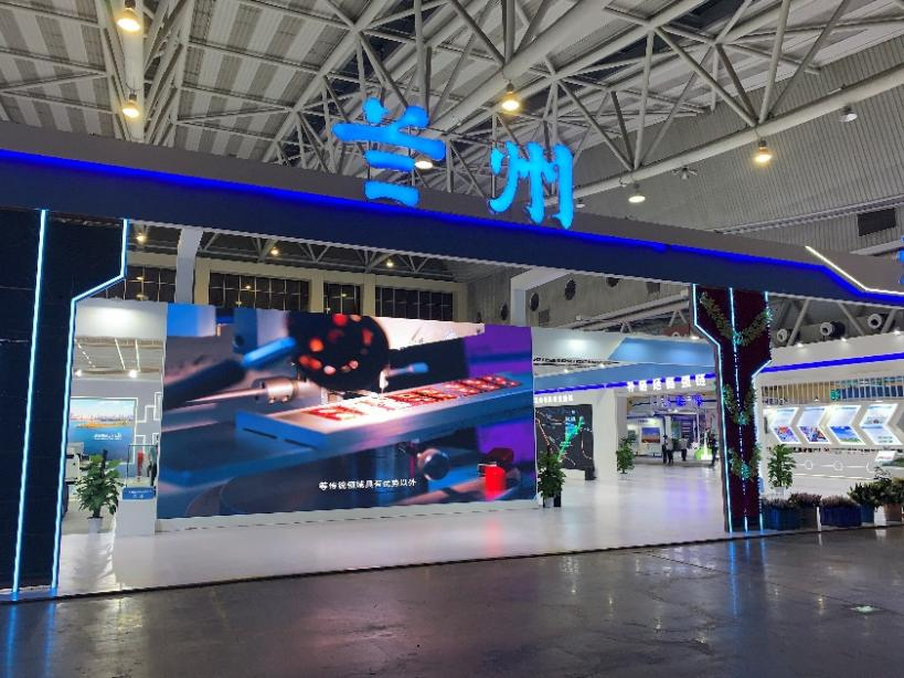 我校染缬艺术研究所受邀参展兰洽会 天然植物染料​放异彩