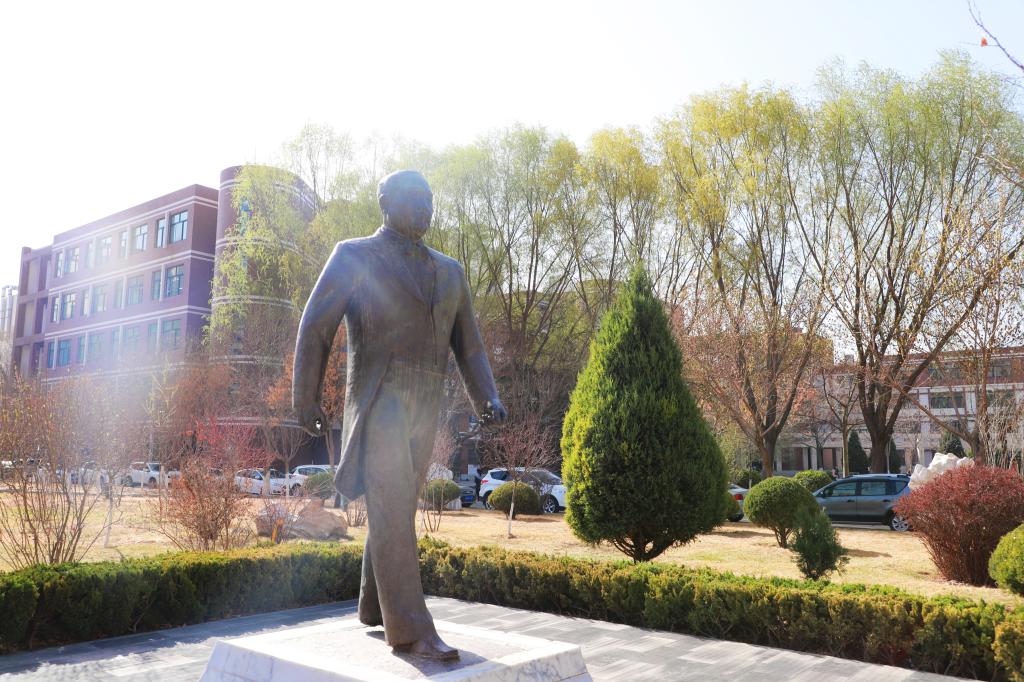 【图片交大】兰交春色暖先开，明媚谁人不看来