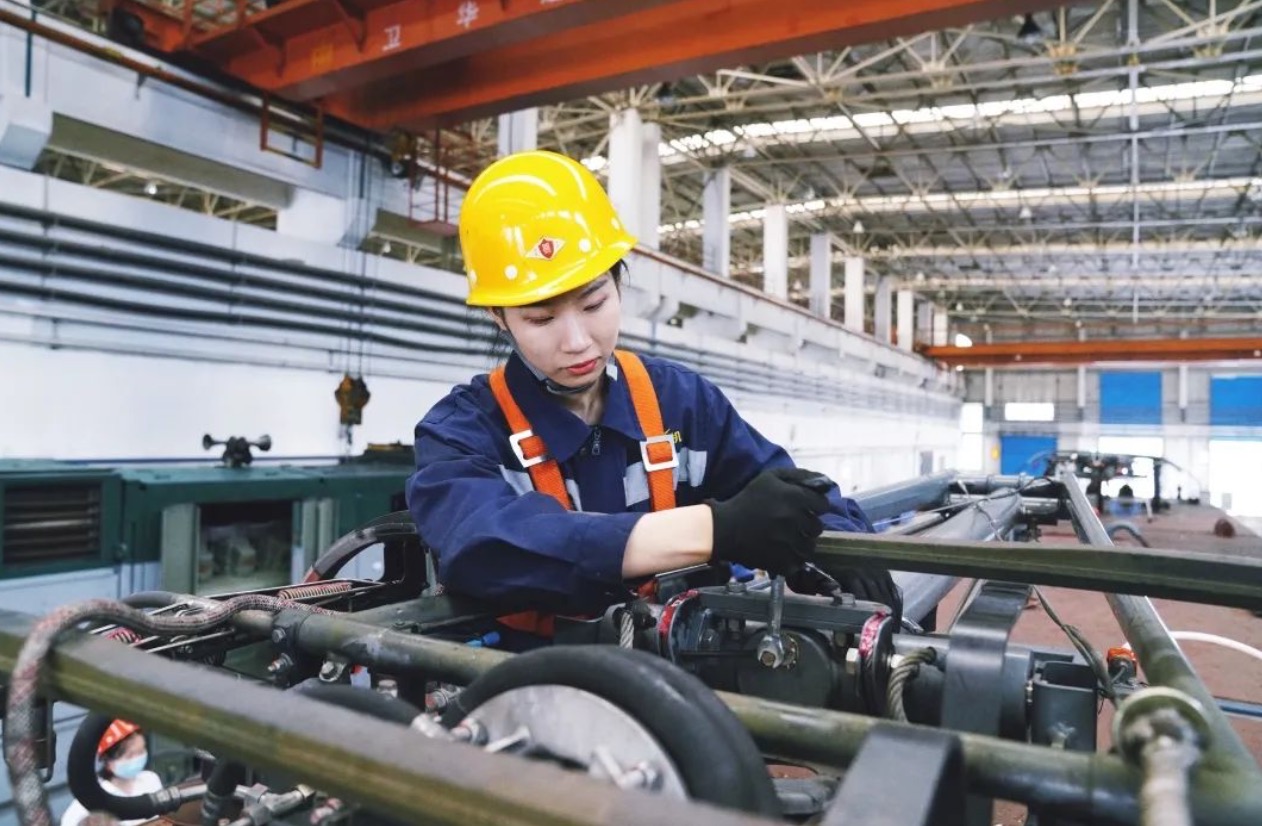 【校友风采】这个“00后”女生，来铁路后成了全段唯一 ！