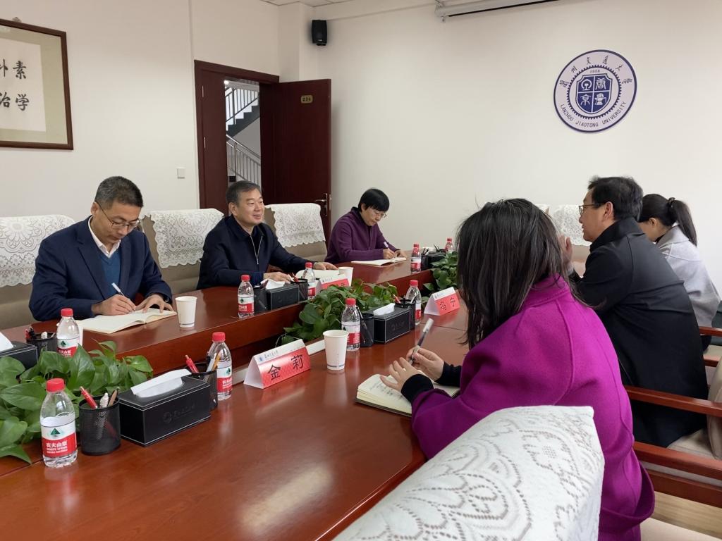 安宁区委常委、统战部部长冯宁来校调研