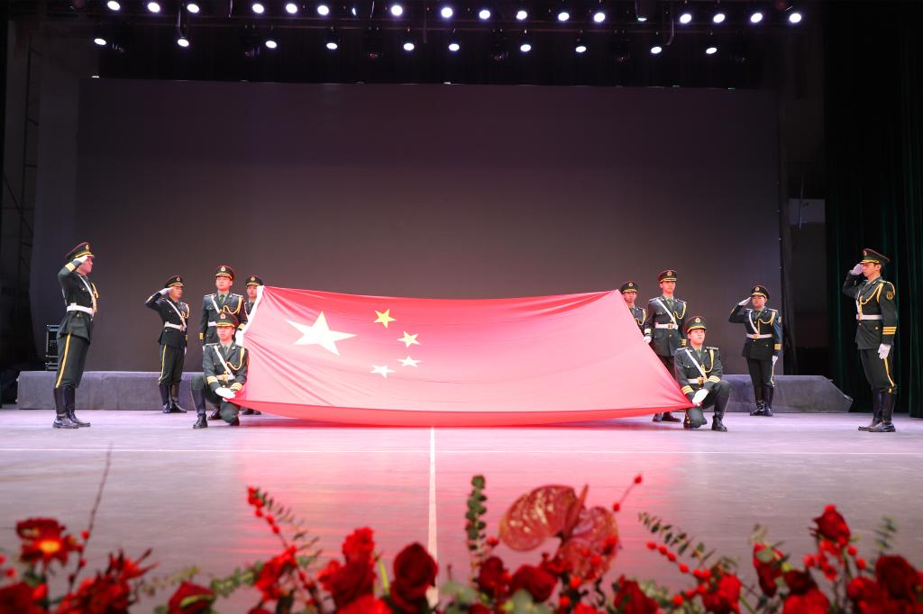 高举爱国旗帜 凝聚奋进力量——兰州交通大学举行礼迎天安门广场国旗仪式