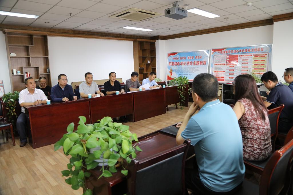 校领导检查指导新学期疫情防控和校园安全工作