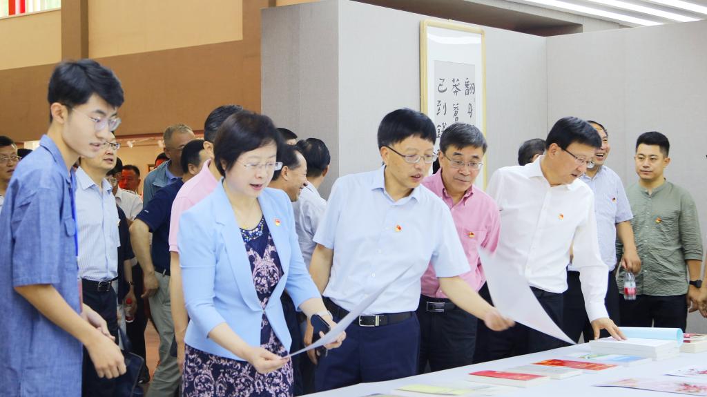 【人民网】甘肃省教育系统开展“红色基因传承行动”成果展示活动