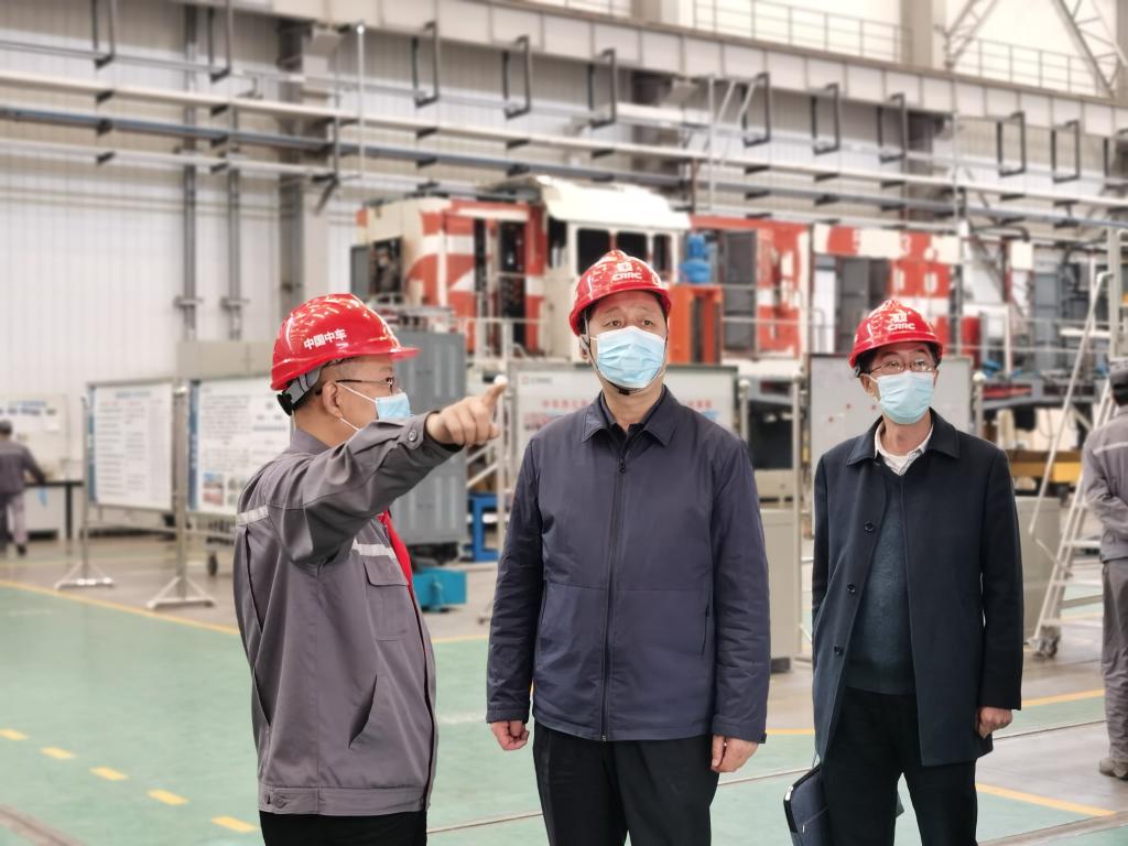 副校长马军党赴中车兰州机车有限公司访企拓岗促就业