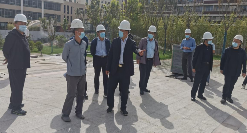 校领导对学校在建工程进行安全督查